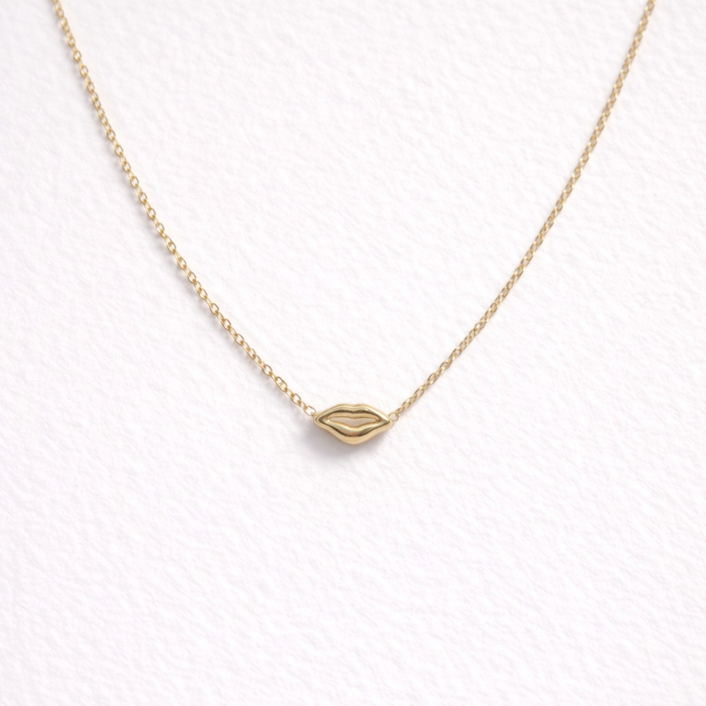 Abstract Lips Pendant Necklace – Modern Gold Finish Statement Jewelry