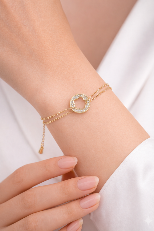 ✨ Crystal Clover Gold Bracelet – Subtle Sparkle, Endless Grace ✨