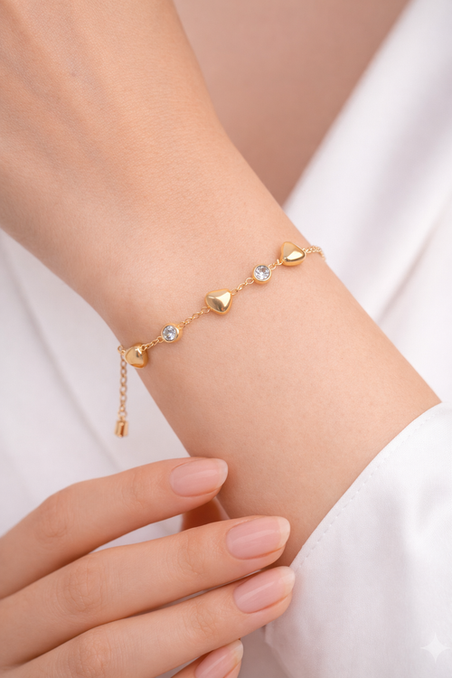✨ Crystal Clover Gold Bracelet – Subtle Sparkle, Endless Grace ✨