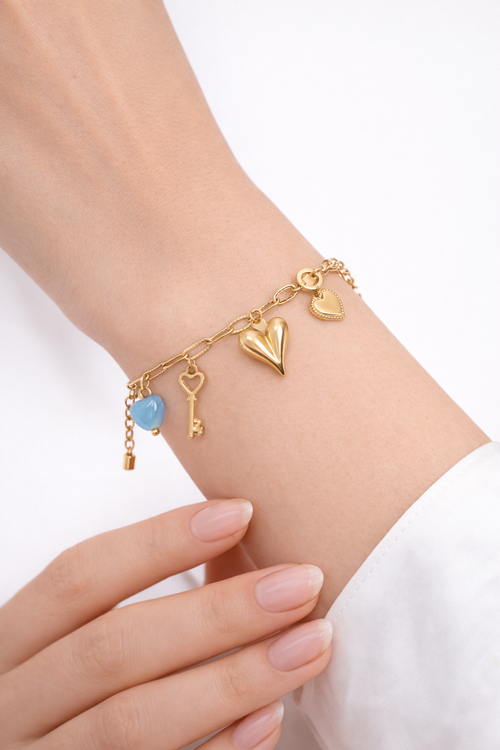 ✨ Golden Heart Charm Bracelet – A Little Love, A Little Luck ✨