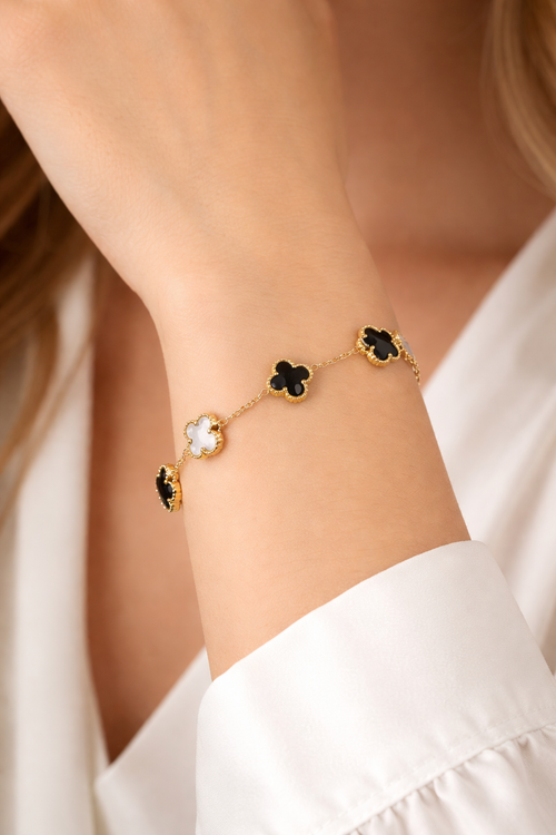 🖤🤍 Dual Tone Clover Gold Bracelet – Modern Elegance with Lucky Charm 🖤🤍