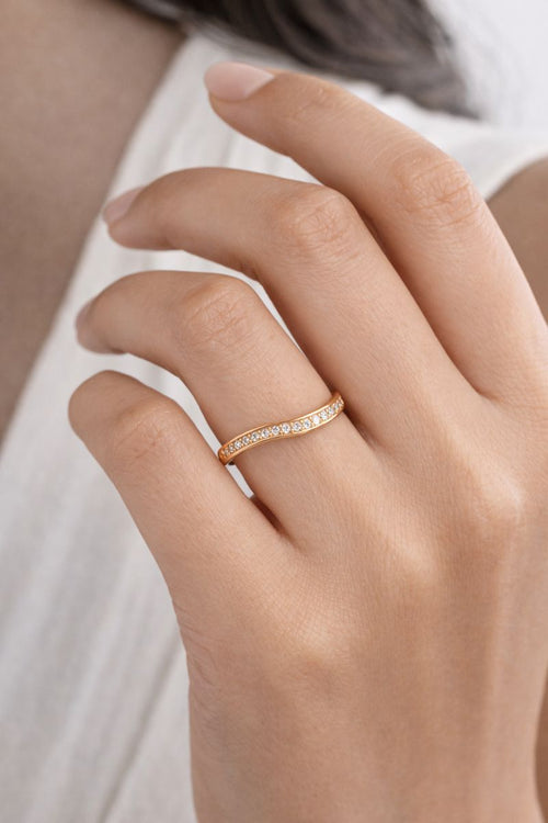 Elegant Gold Wave Band Ring with Crystal Inlay