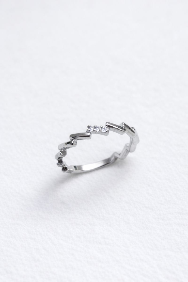 Modern Zigzag Silver Ring with Crystal Accent