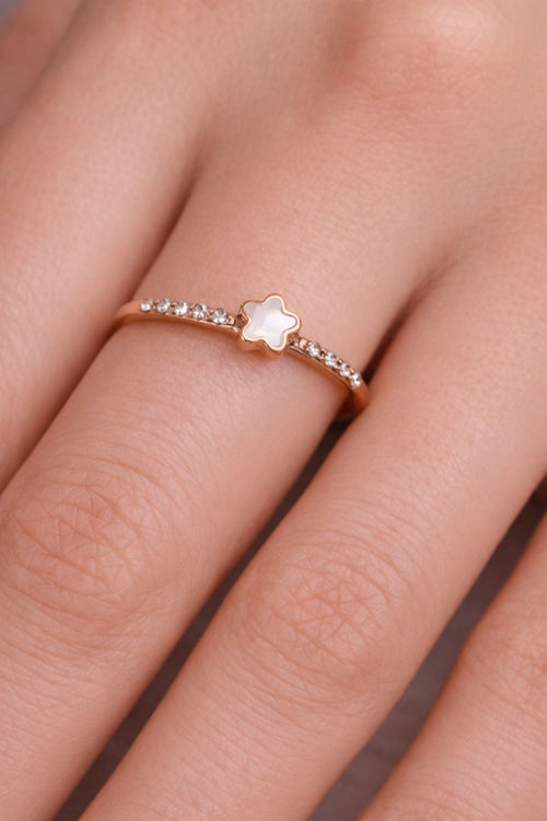 Minimal Star Crystal Ring – Rose Gold Finish