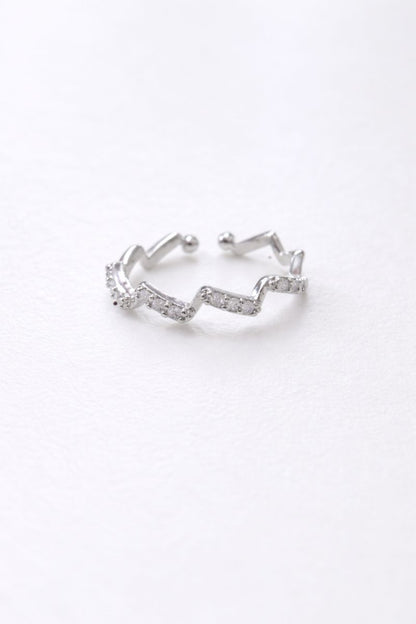 Minimalist Zigzag Silver Ring with Crystal Detailing