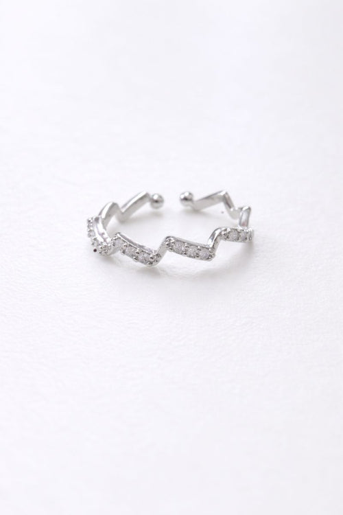 Minimalist Zigzag Silver Ring with Crystal Detailing