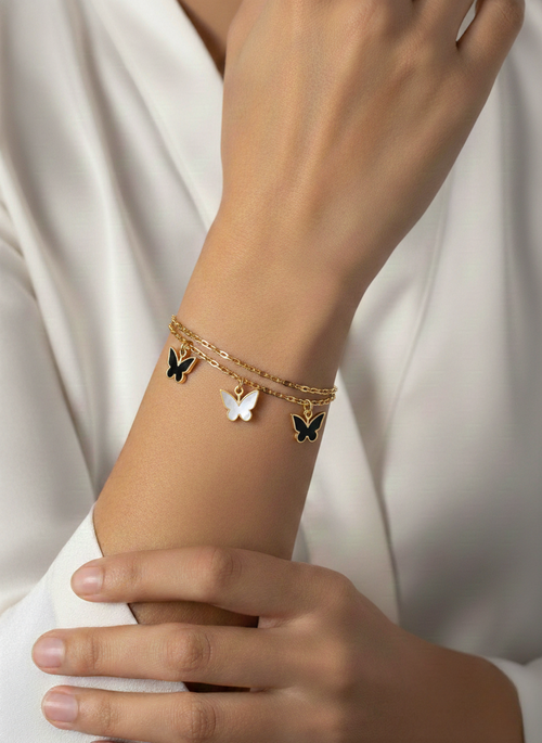🖤🤍 Dual Tone Clover Gold Bracelet – Modern Elegance with Lucky Charm 🖤🤍