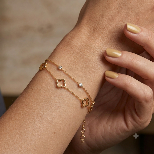 🖤🤍 Double chain Clover Gold Bracelet – Modern Elegance with Lucky Charm 🖤🤍